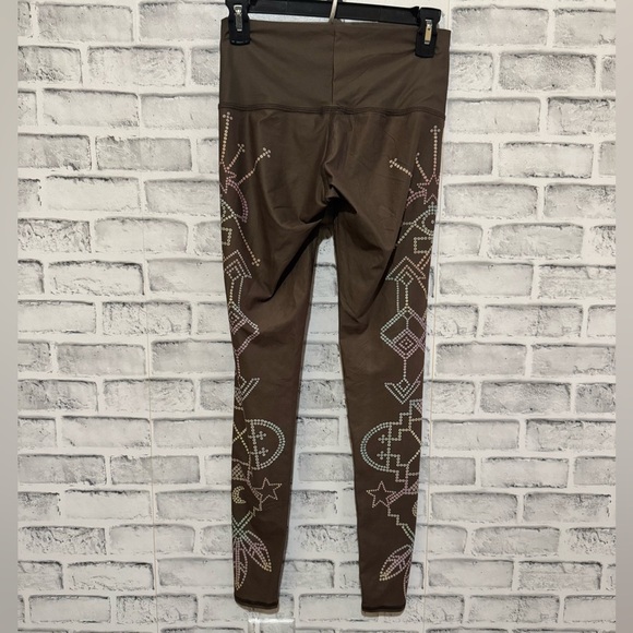 TEEKI Seven Crowns green print hot Pants Leggings Size Small ~NWOT Made in USA - Picture 3 of 4